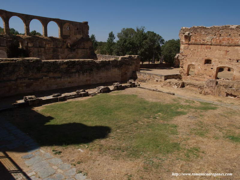 ESPACIO CLAUSTRAL DESDE EL NGULO NORESTE